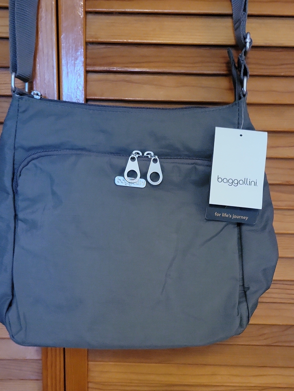 Baggallini "JOEY" Gray Lightweight Messenger Crossbody